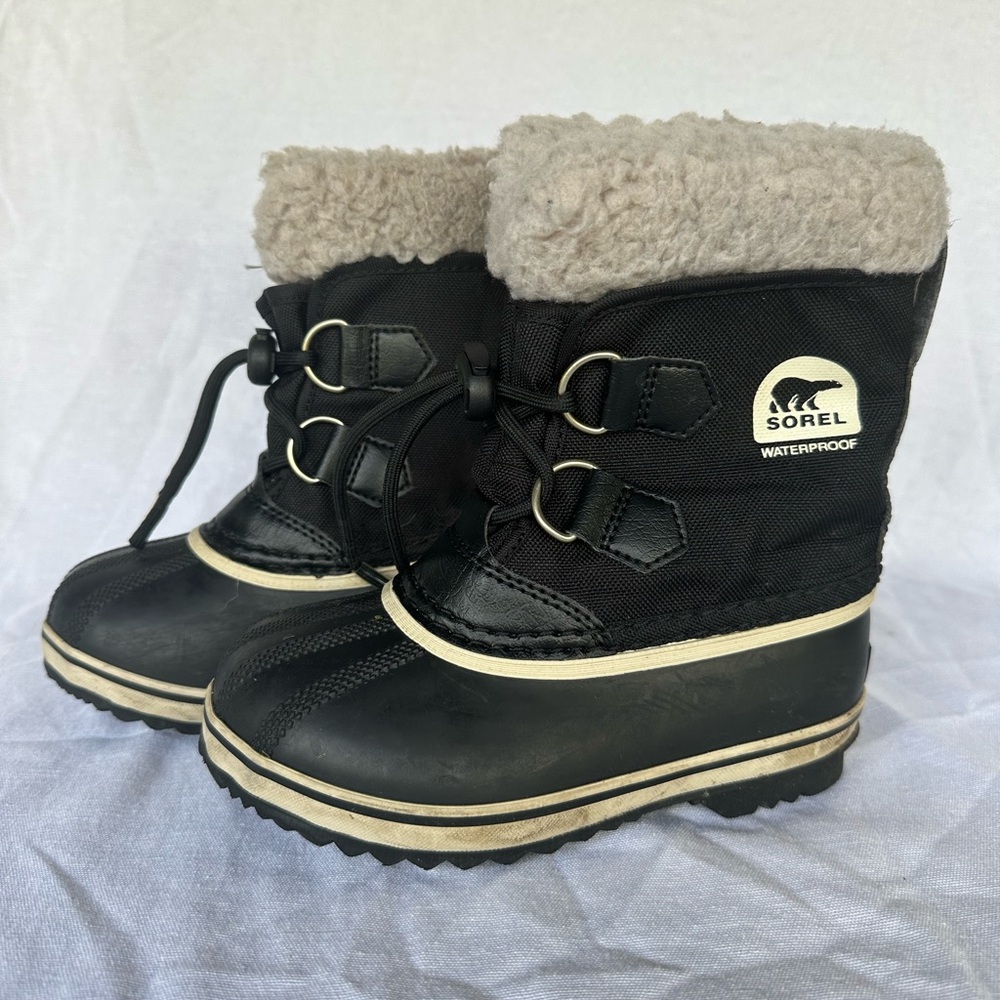 BLACK SOREL waterproof boots kids

**only worn for a few days on vacation.